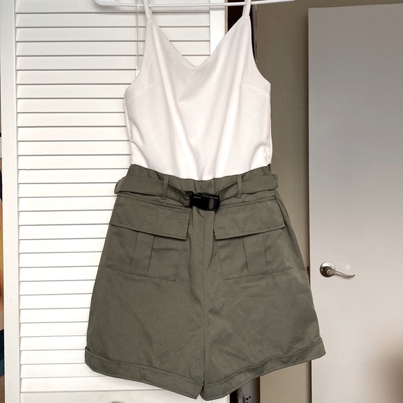 NEW V-Neck Romper with Removable Belt - Picture 1 of 7